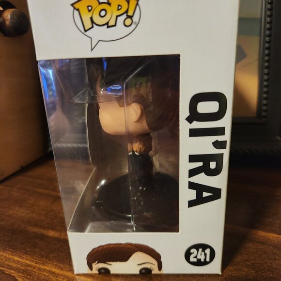 Pop! Star Wars QiRa Vinyl Bobblehead Figure 241 Collectible Toy New In Box - Picture 7 of 9